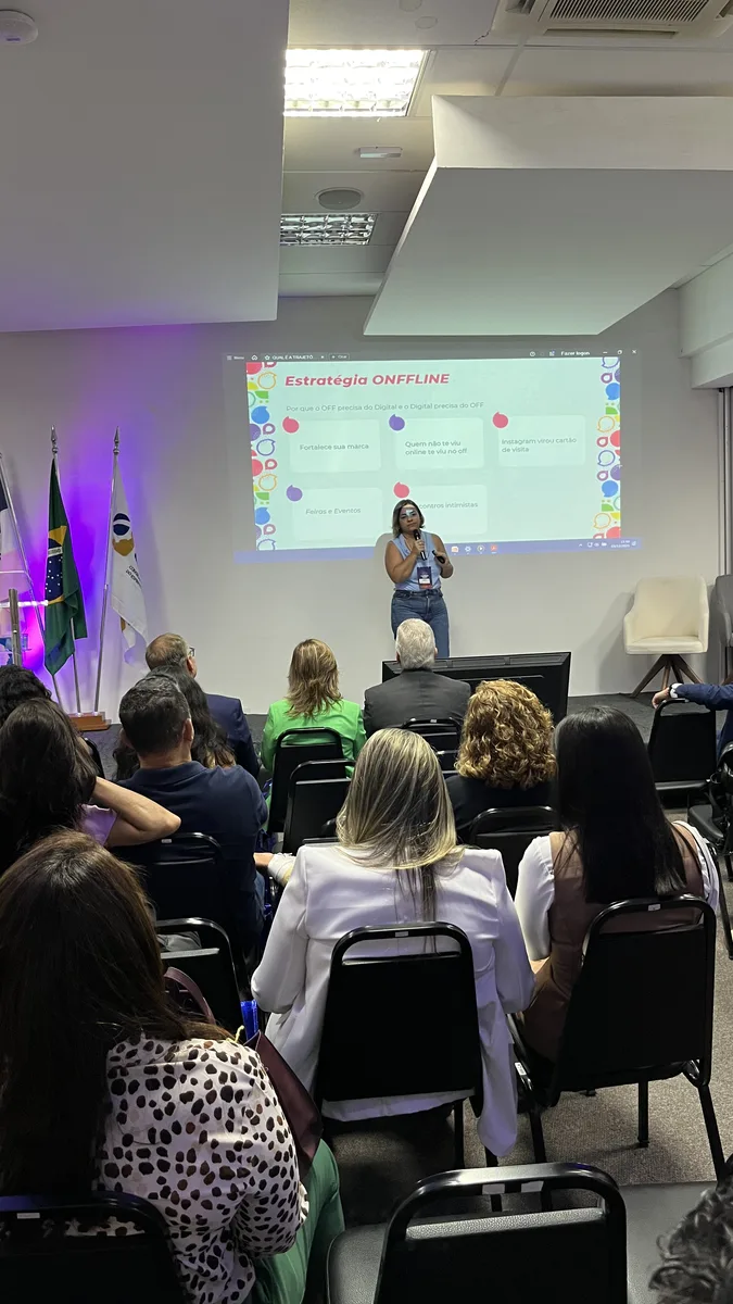 Plateia em treinamento presencial de marketing contábil da DPG Educação
